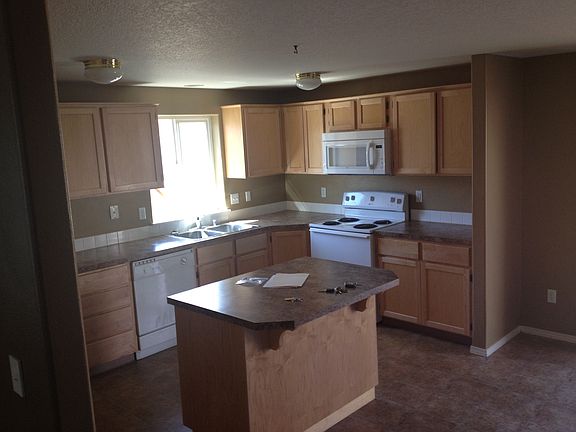 2nd image of 13902 NE 65th St