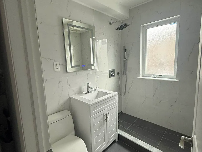 28-23 38th St #2 — Photo 2