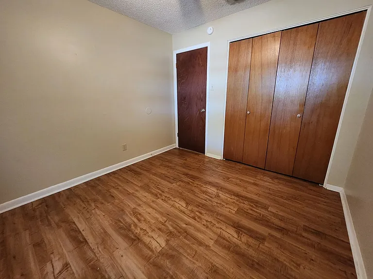 929 Ohio St — Photo 19