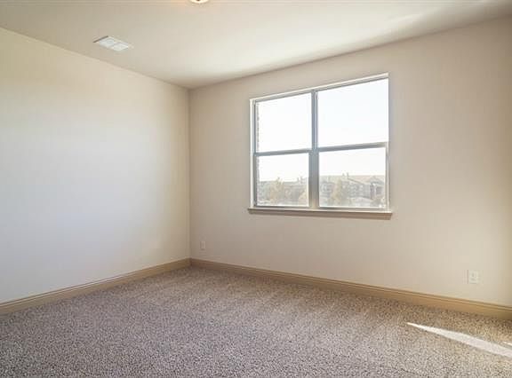 3rd image of 7605 Autumn Ln