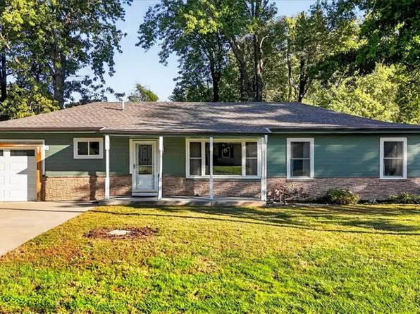 340 Champ St, Peculiar, MO 64078