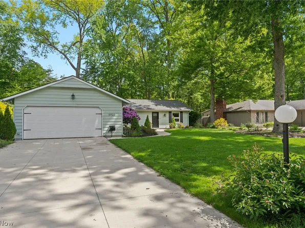 5923 Mills Creek Ln, North Ridgeville, OH 44039