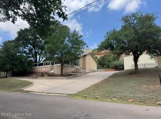 40 Kit Carson Ln, Lubbock, TX 79404