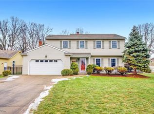 30875 Windy Hollow Ln, North Olmsted, OH