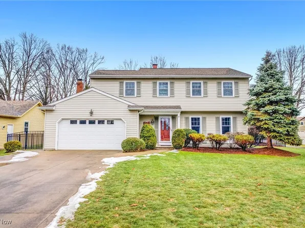 30875 Windy Hollow Ln, North Olmsted, OH 44070
