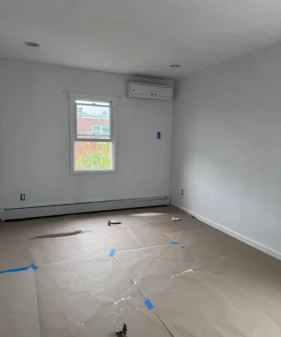 3 bed, 850 sqft, $3,200 — Photo 2