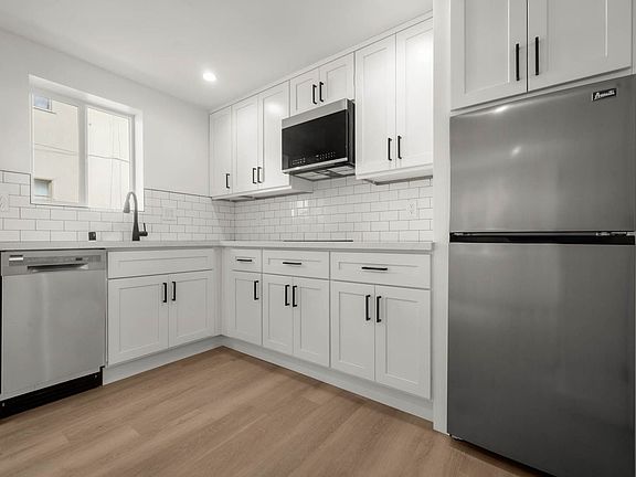 5th image of 4010 Hillcrest Dr #G1