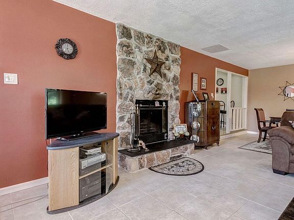 3rd image of 251 E Skyline Dr
