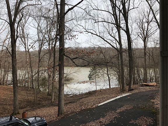 5th image of 599 Country Hills Dr
