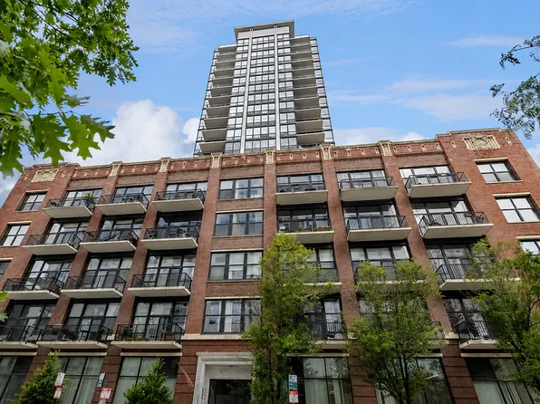 210 S Desplaines St APT 1006, Chicago, IL 60661