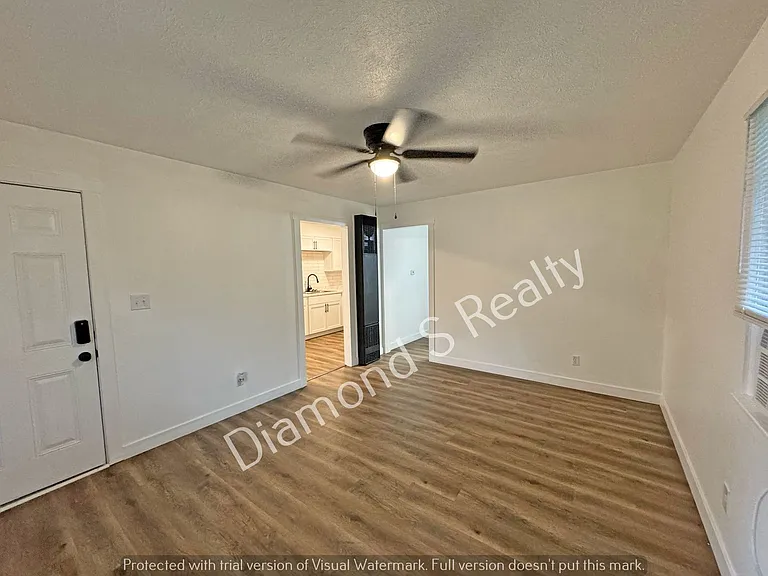 Park Duplex, Spfd — Photo 4