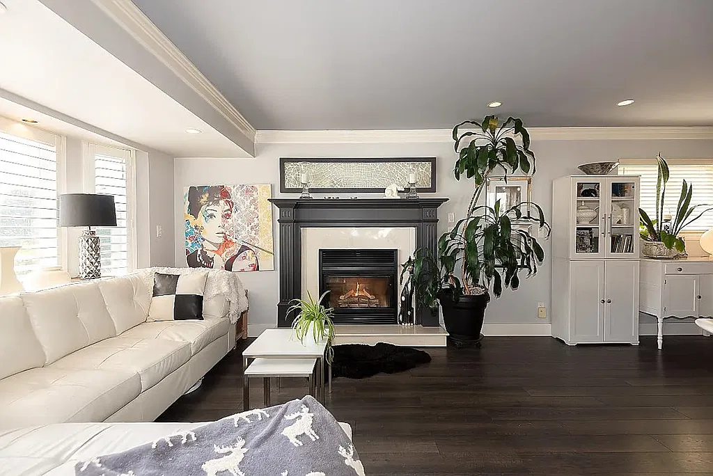 4 bed, 2100 sqft, $6,995 — Photo 3