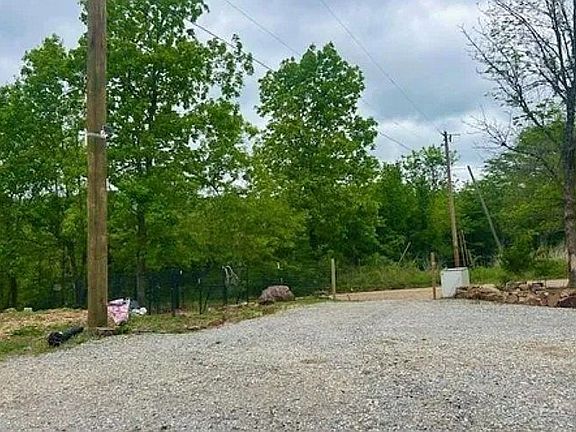 4th image of 20 Jimmy Creek Rd