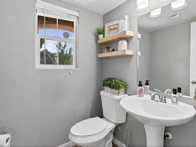 3624 Ripley St — Photo 3