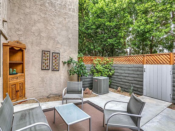 4th image of 2298 N Indian Canyon Dr Unit G