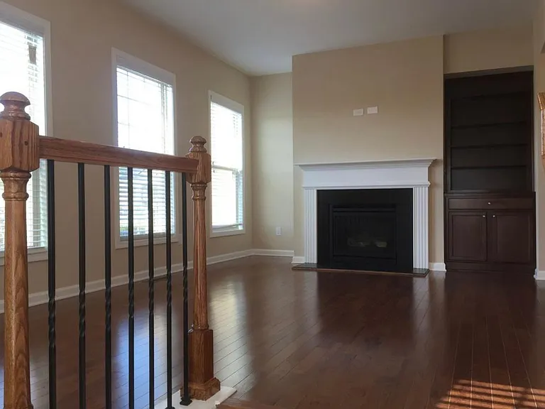 631 Greencrest Ln — Photo 4