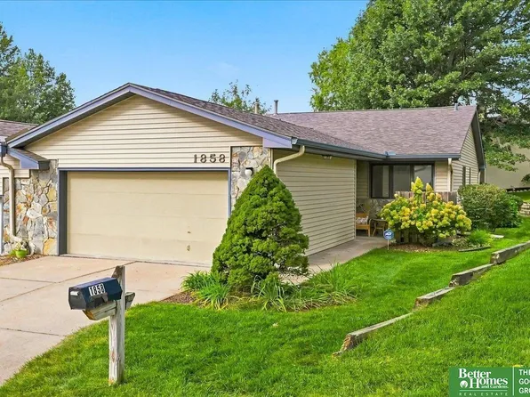 1858 N 94th Plz, Omaha, NE 68114