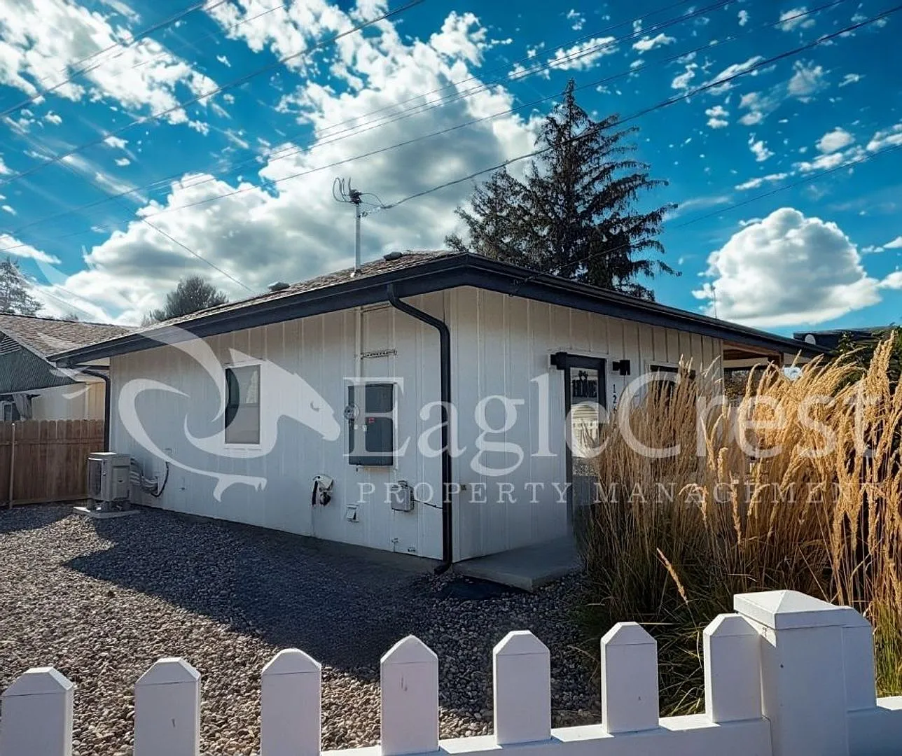 Bright and Modern 2 Bedroom Home with Covered Patio - Interior Photos Coming Soon — Photo 3
