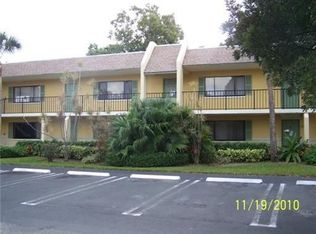 304 Meadows Cir, Boynton Beach, FL 33436