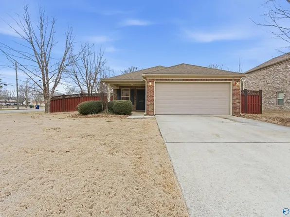 101 Bermuda Lakes Dr, Meridianville, AL 35759