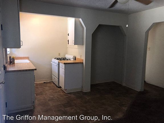 3rd image of 402 E 10th St