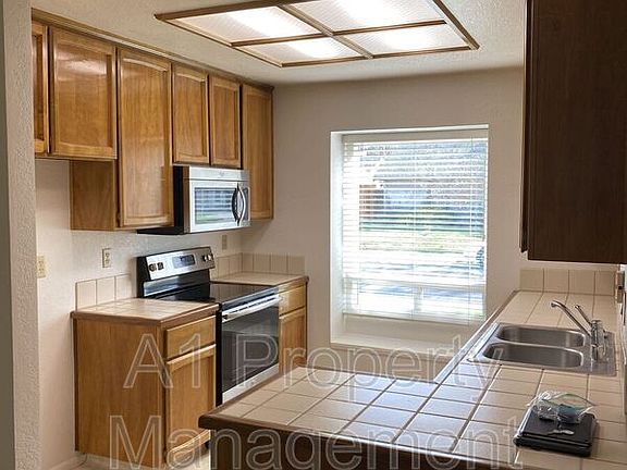 4th image of 7670 Blackwater Way