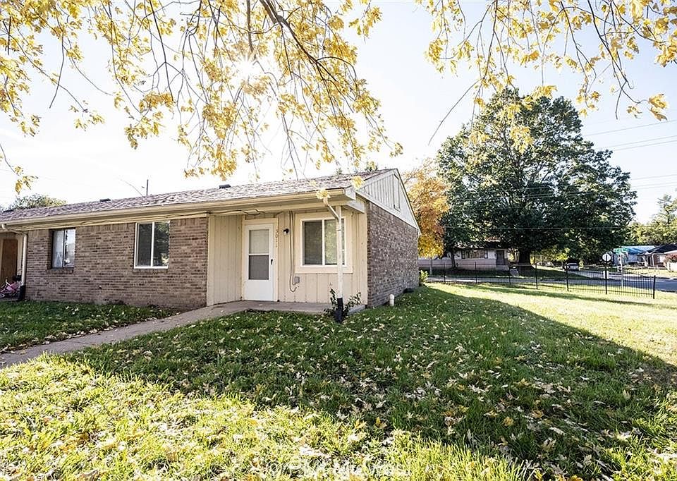 1st image of 3011 E Oxford Ln