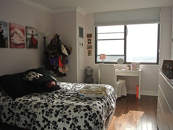 5th image of 27110 Grand Central Pkwy APT 27Q
