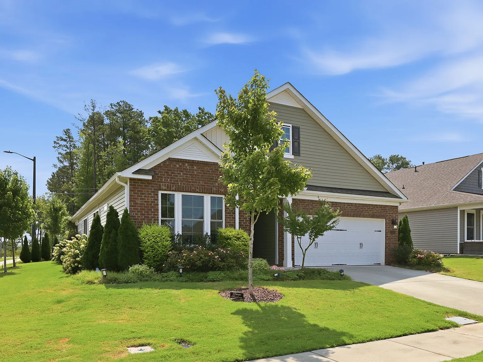 3 bed, 2529 sqft, $2,600 — Photo 3