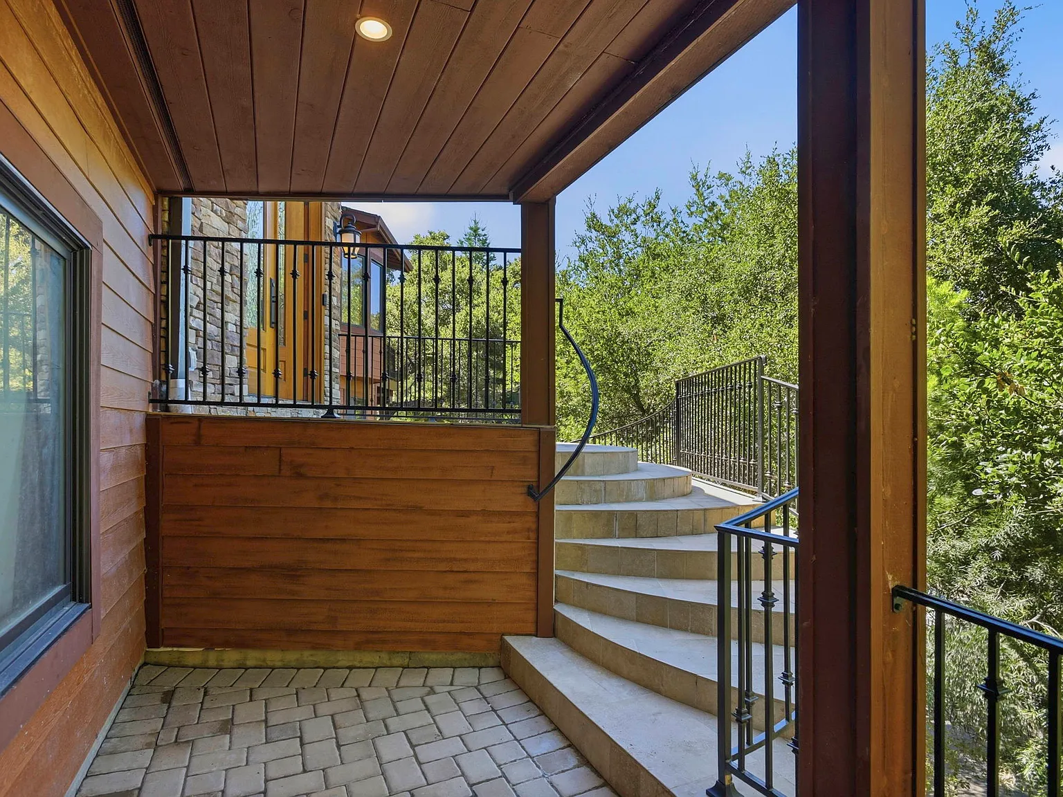 5 bed, 5400 sqft, $15,000 — Photo 3