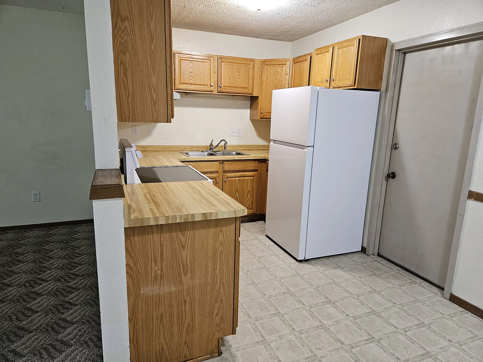 2 bed, 700 sqft, $995 — Photo 1