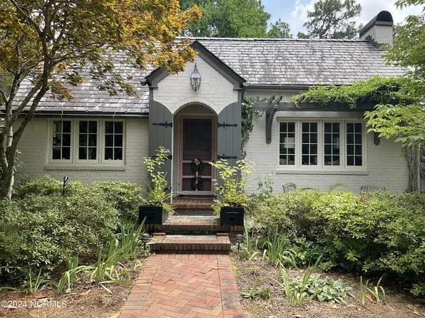 215 Pine Grove Road, Southern Pines, NC 28387