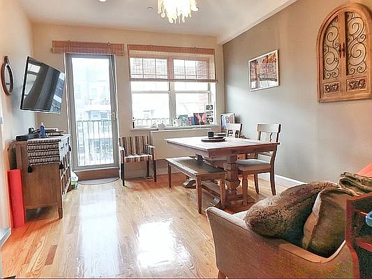 5th image of 3049 29th St APT 1