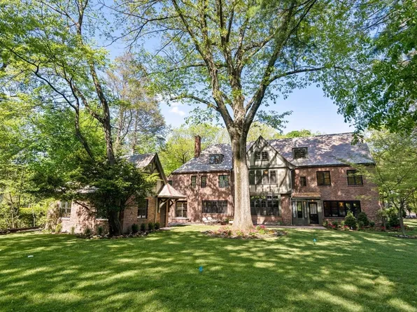 125 Lee St, Brookline, MA 02445