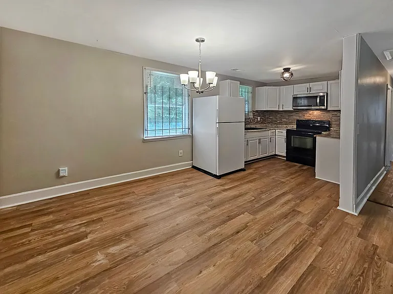 382 Cologne Dr SE — Photo 15