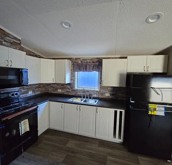 180 Carter Pl SW — Photo 2