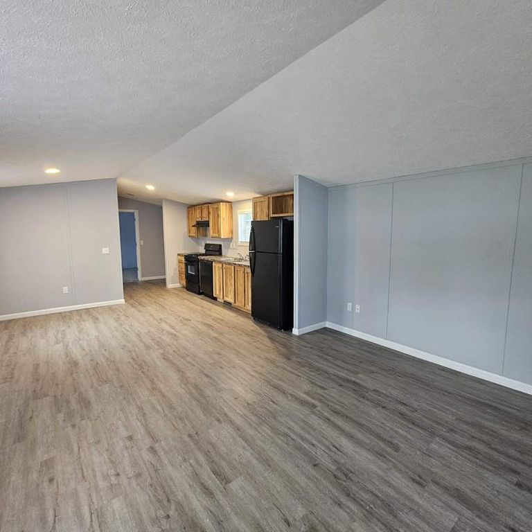 2737 W Washington Ctr #52, Fort Wayne, IN - View 3