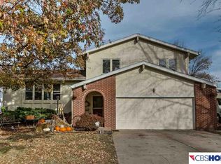 238 E Westplains Rd, Gretna, NE 68028