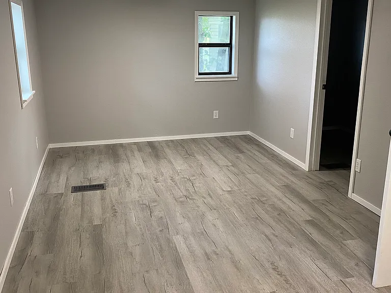4223 Highway 5 N — Photo 9