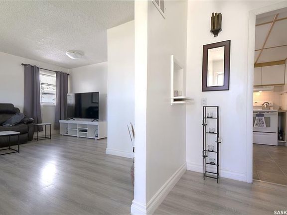 5th image of 1119 6th Ave NW