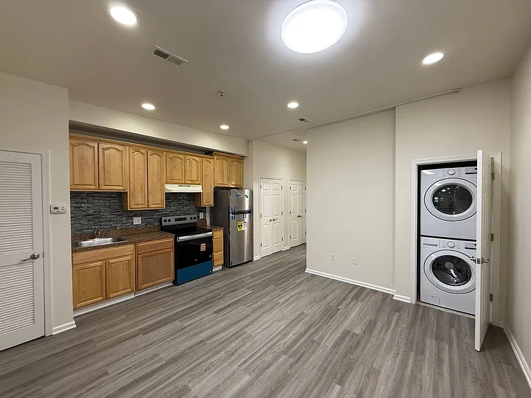 1273 Meigs Pl NE — Photo 3