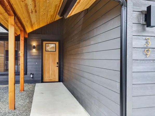 39 Rebecca Ln, Nordman, ID 83848