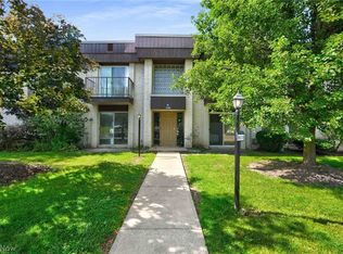 8635 N Akins Rd APT 202, North Royalton, OH 44133