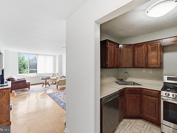 3rd image of 2939 Van Ness St NW APT 938