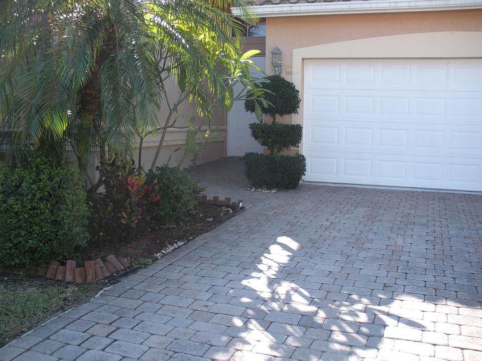 1st image of 7566 Caprio Dr
