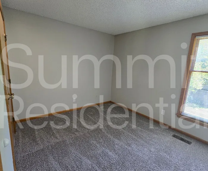 6636 W 152nd St — Photo 12