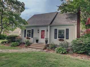 6 Milton Rd, Barrington, RI 02806
