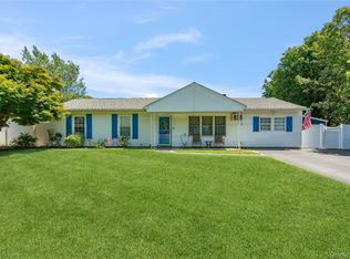 549 Blue Point Rd, Farmingville, NY 11738