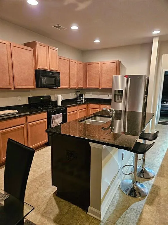 3 bed, 2.5 bath, 2004 sqft, $2,500 — Photo 3
