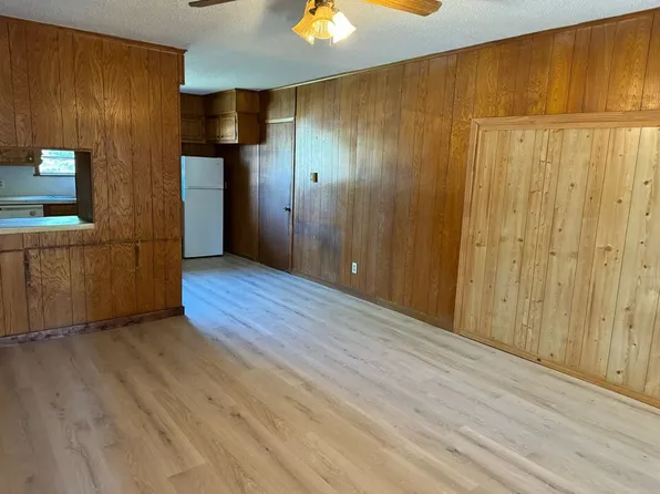 212 N Maple St #B, Van, TX 75790